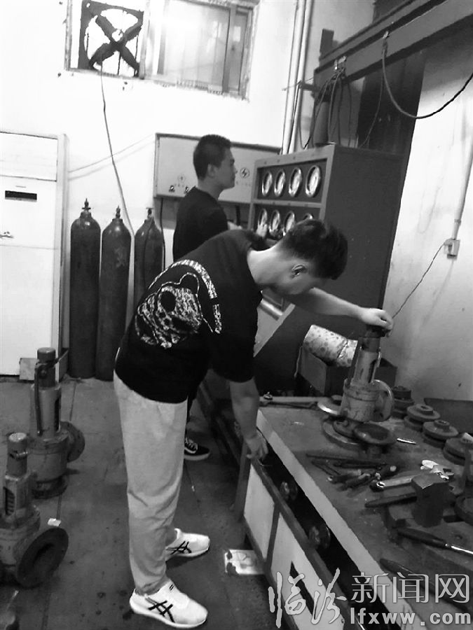 臨汾市特檢所對全市范圍內(nèi)的安全閥進(jìn)行檢驗(yàn)