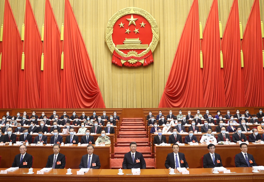 5月22日，第十三屆全國人民代表大會第三次會議在北京人民大會堂開幕。黨和國家領導人習近平、李克強、汪洋、王滬寧、趙樂際、韓正、王岐山等出席，栗戰書主持大會。